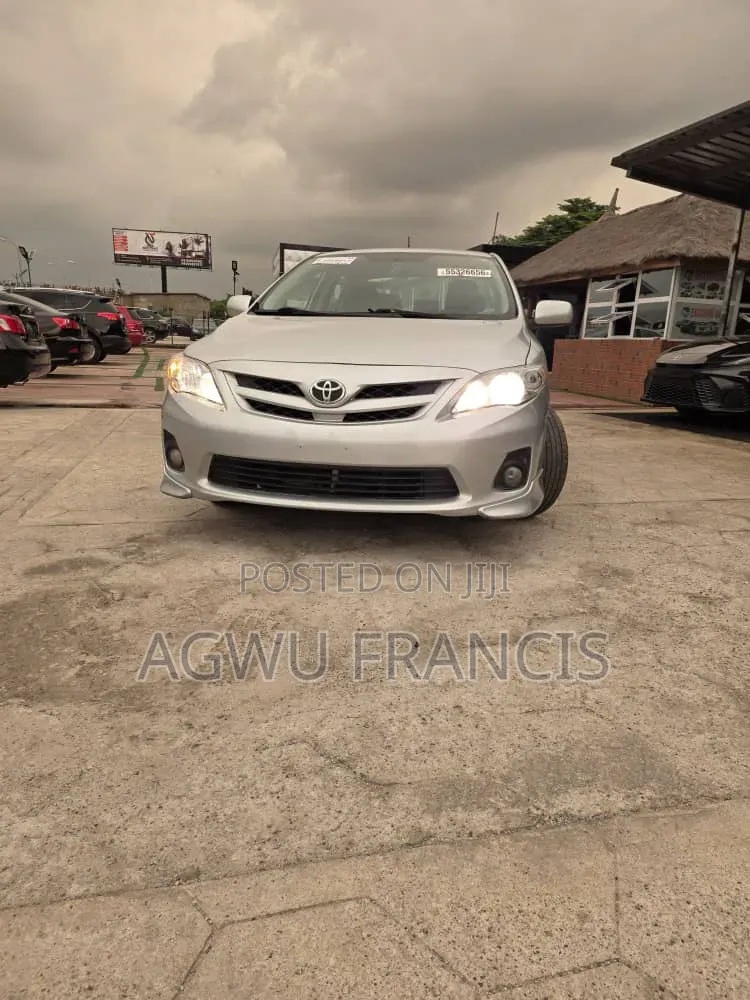 Toyota Corolla S 4dr Sedan (1.8L 4cyl 4A) 2013 Silver