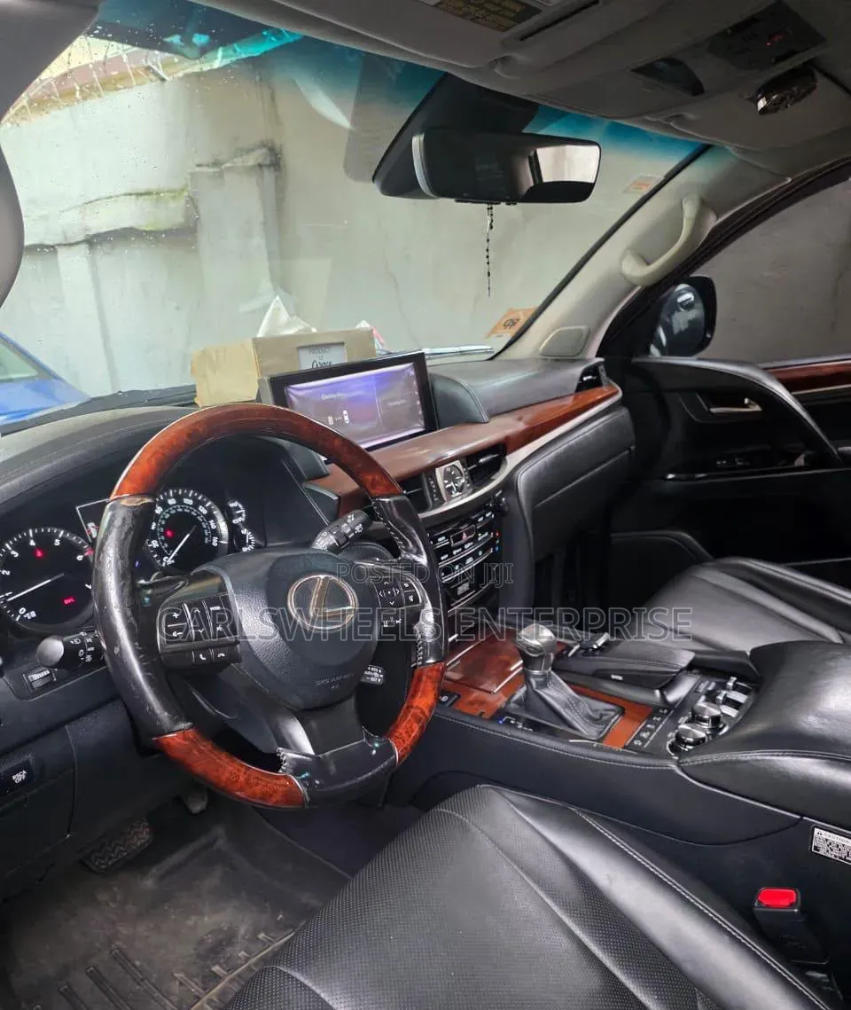 Lexus LX 2016 Black