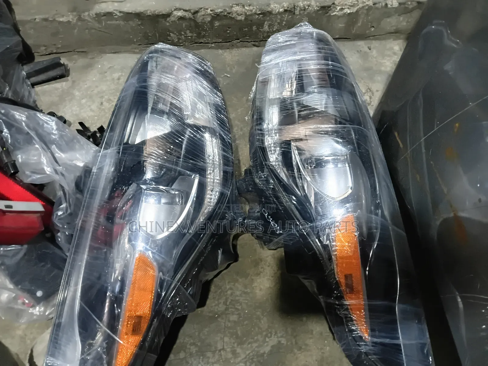 Headlamp Kia Carriens 2017