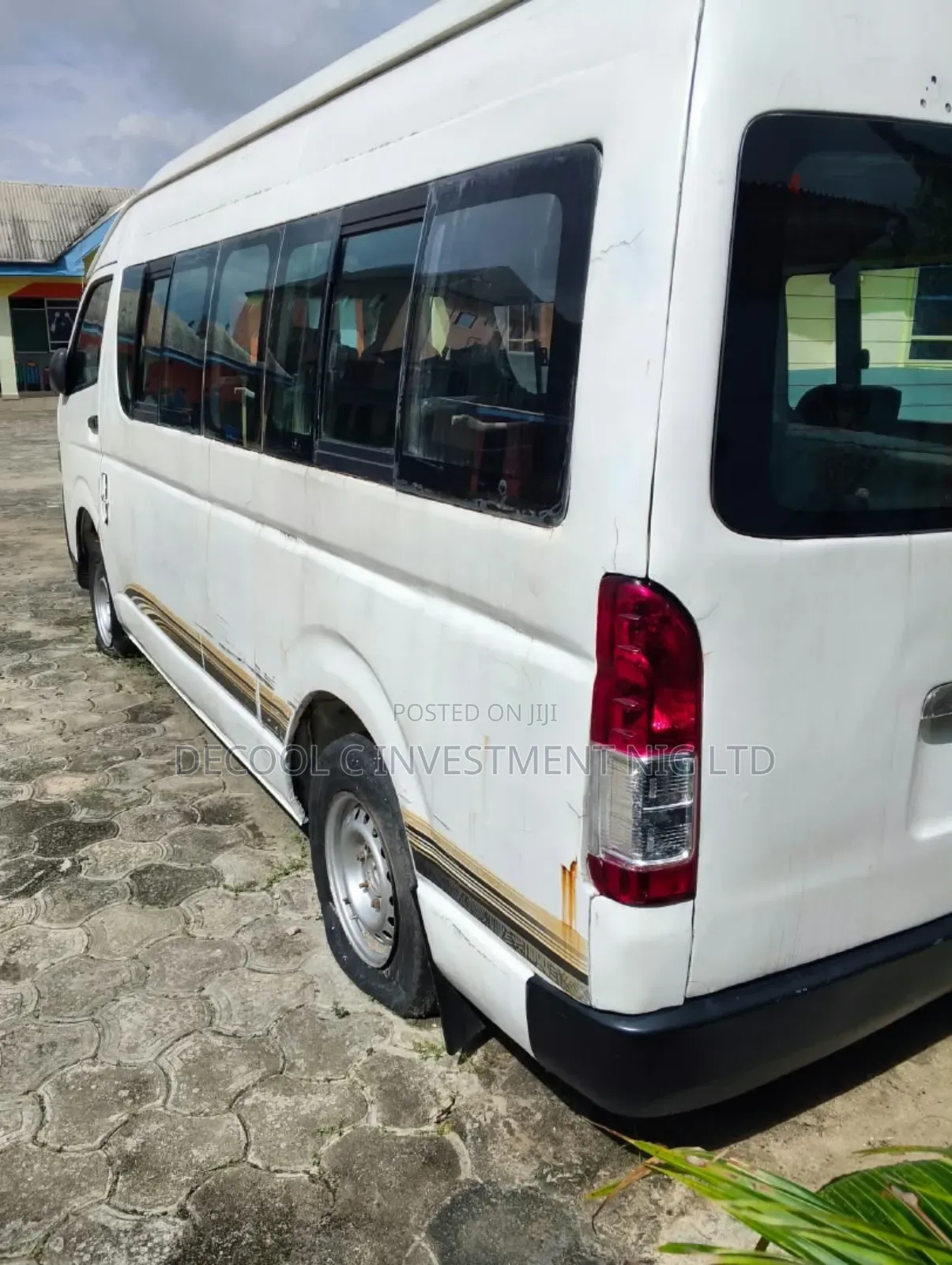Toyota HiAce 2015 White