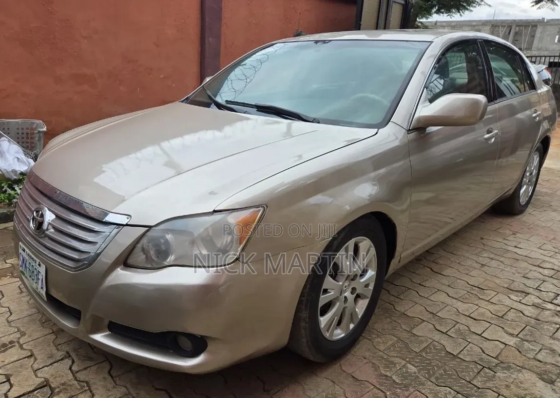 Toyota Avalon XLS Sedan FWD (3.5L 6cyl 6A) 2008 Gold