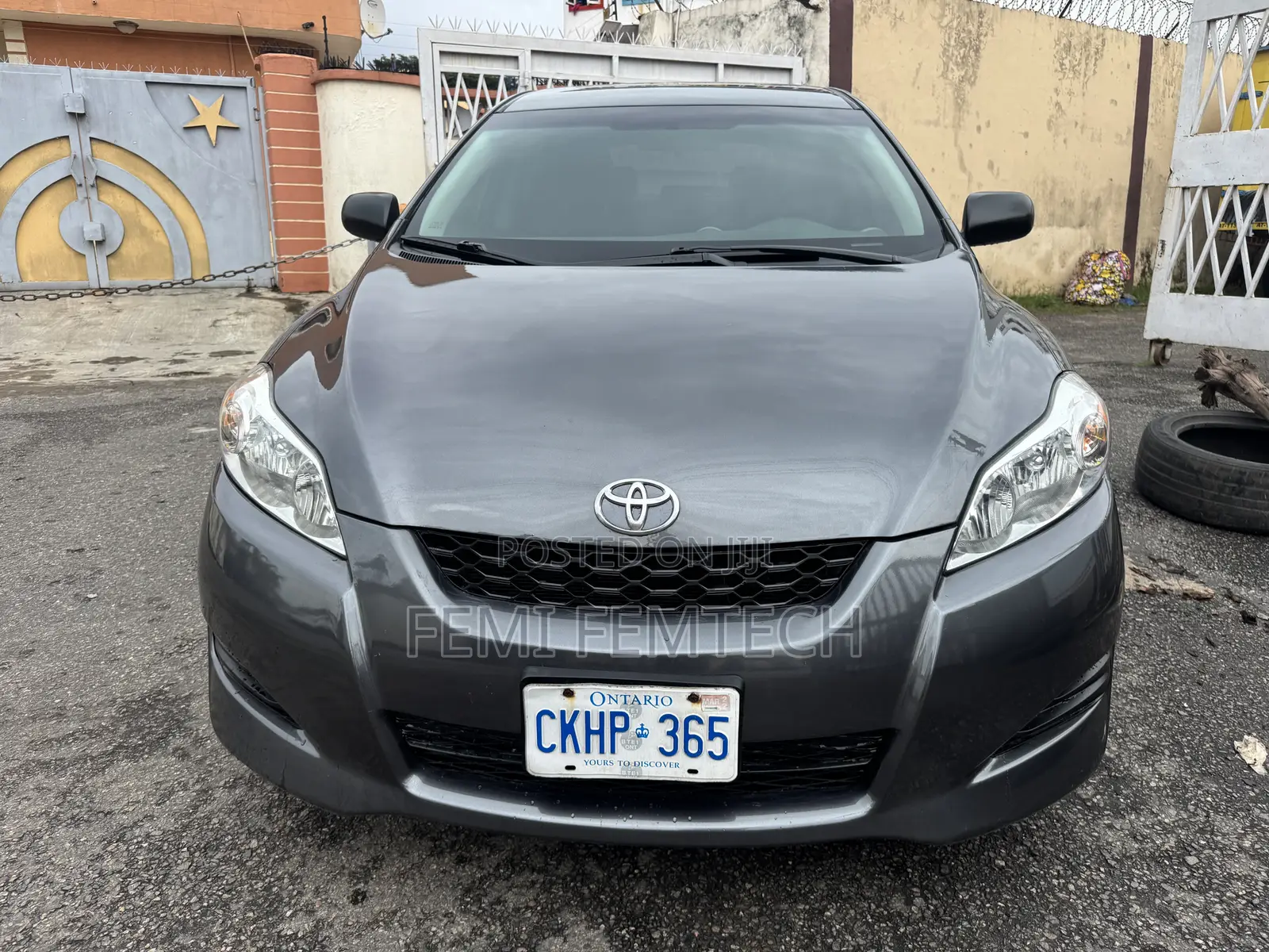 Toyota Matrix S Hatchback AWD (2.4L 4cyl 4A) 2012 Gray