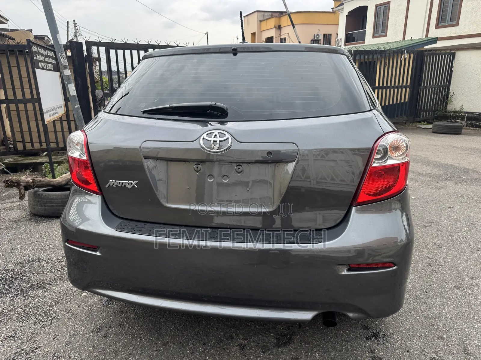 Toyota Matrix S Hatchback AWD (2.4L 4cyl 4A) 2012 Gray