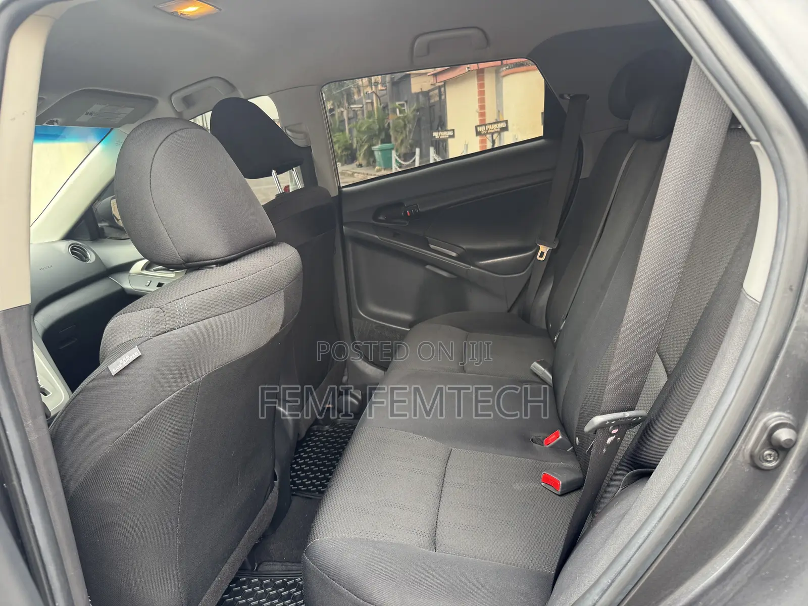 Toyota Matrix S Hatchback AWD (2.4L 4cyl 4A) 2012 Gray