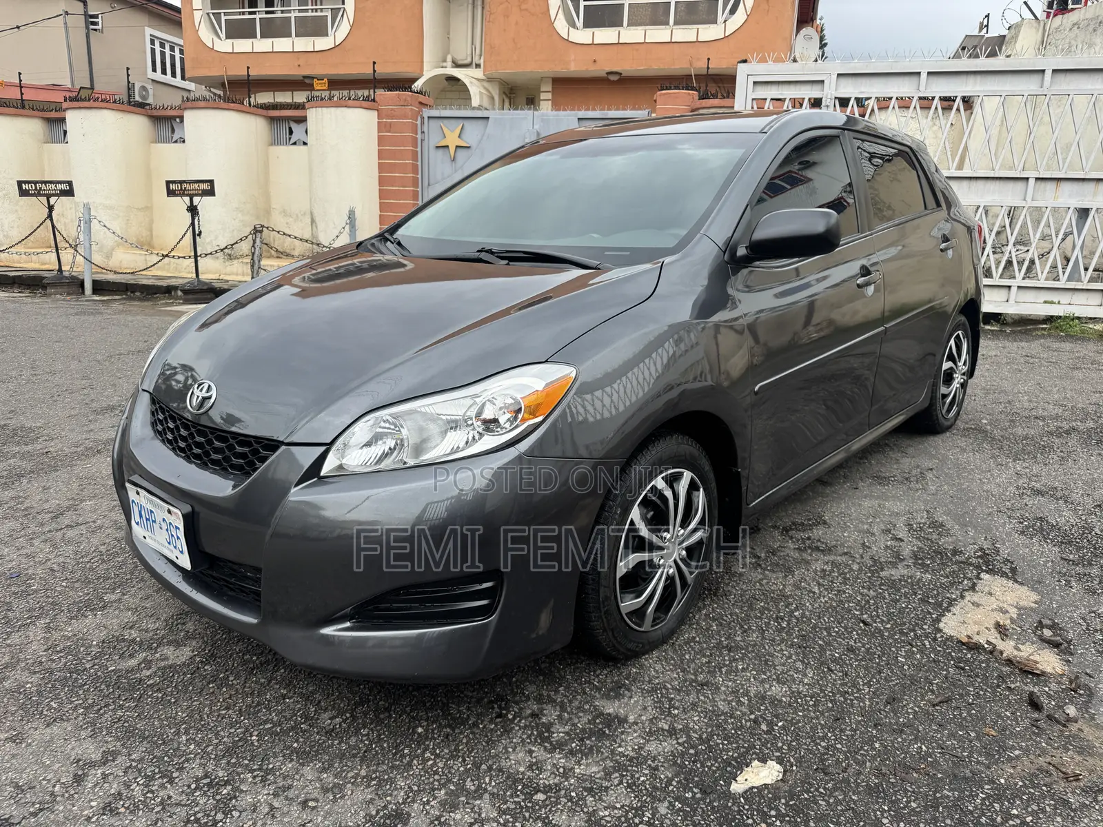 Toyota Matrix S Hatchback AWD (2.4L 4cyl 4A) 2012 Gray