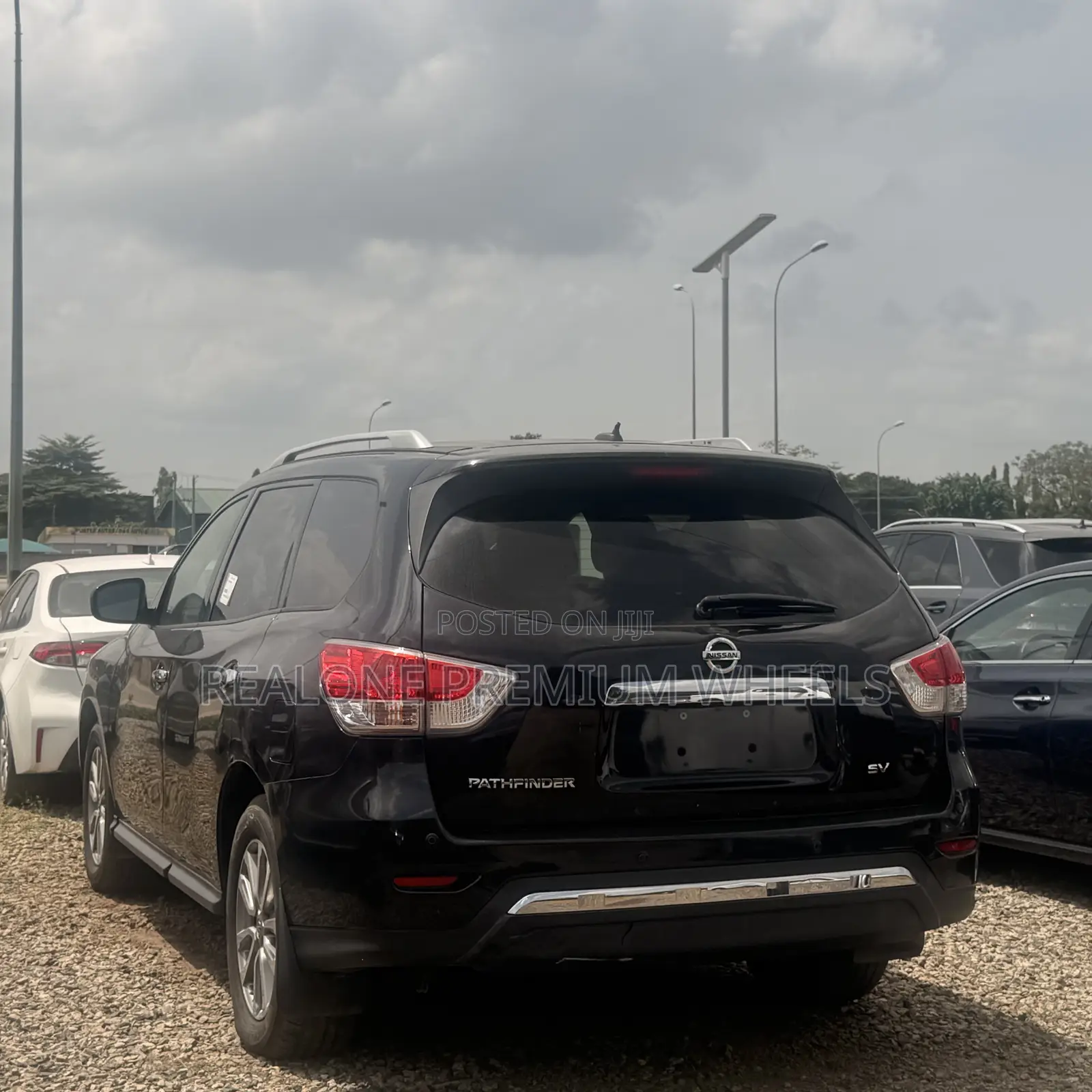 Nissan Pathfinder 2017 Black