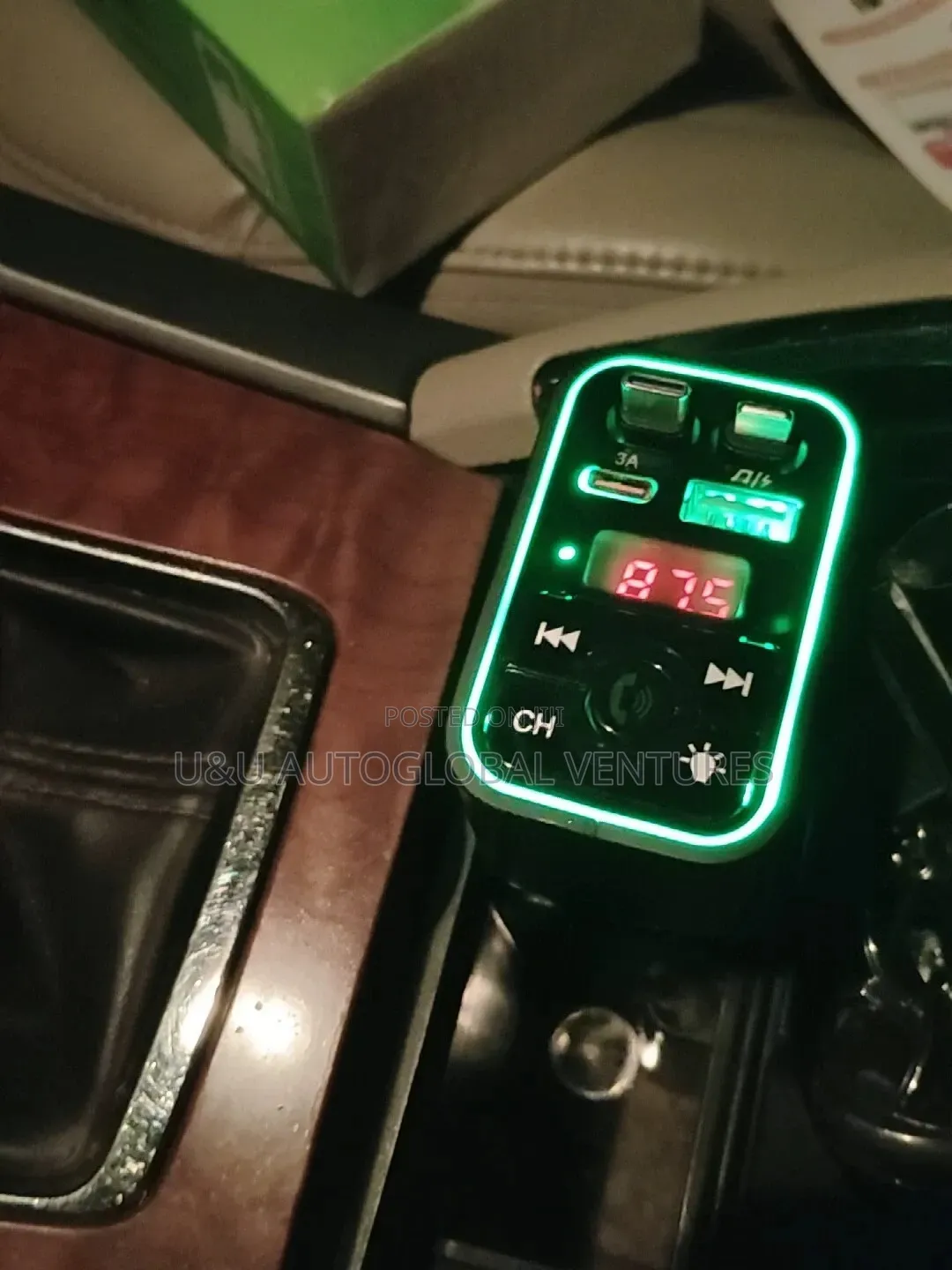 120W 5 in 1 Fast Charger With 800mm Retractable Cable and Ruf Lighting