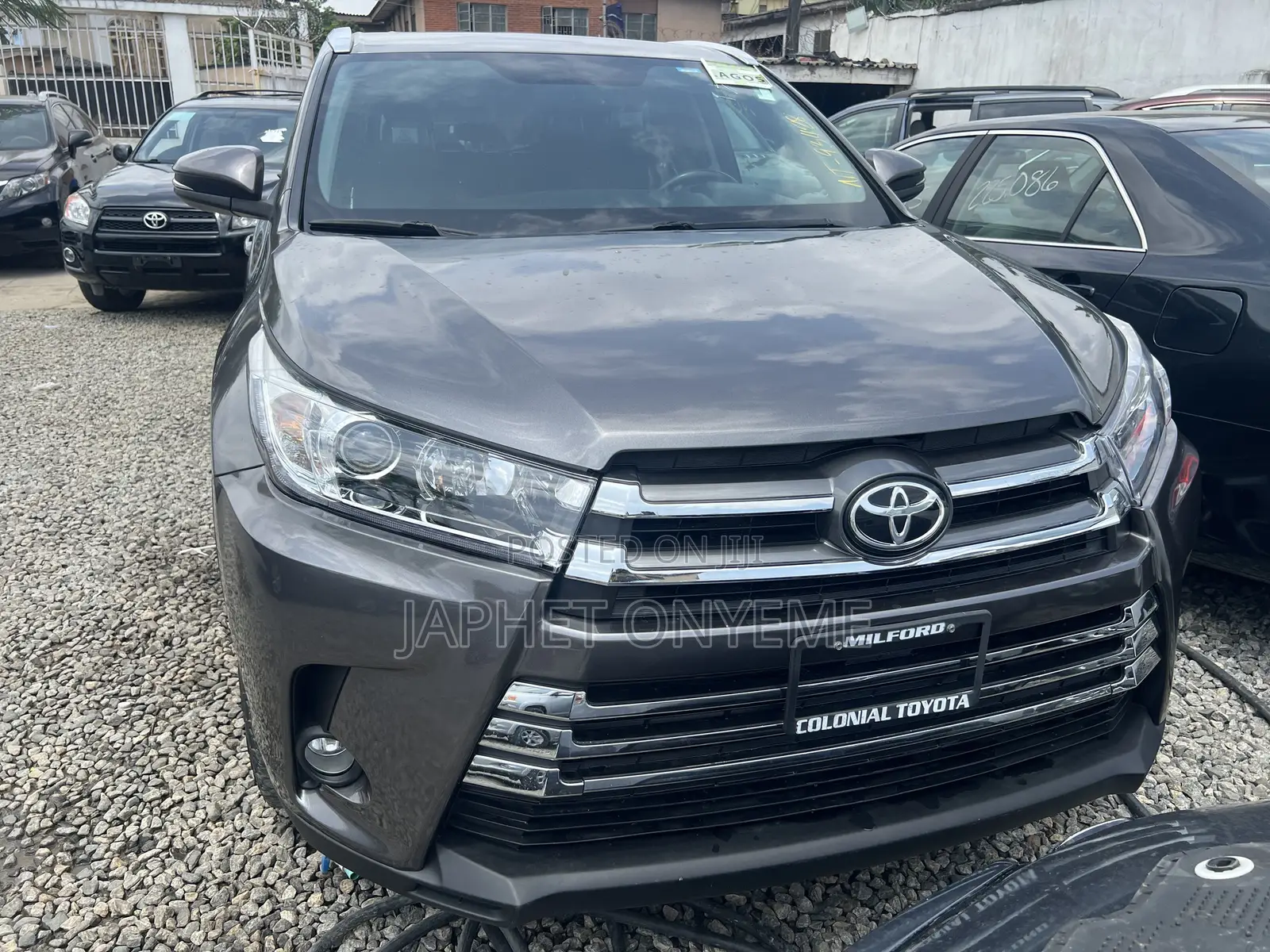 Toyota Highlander XLE 4dr SUV AWD (3.5L 6cyl 6A) 2015 Brown