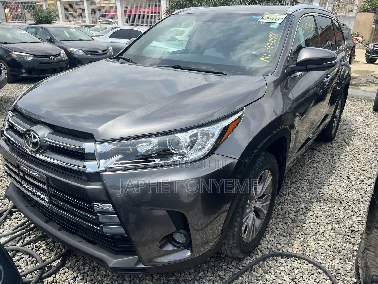 Toyota Highlander XLE 4dr SUV AWD (3.5L 6cyl 6A) 2015 Brown