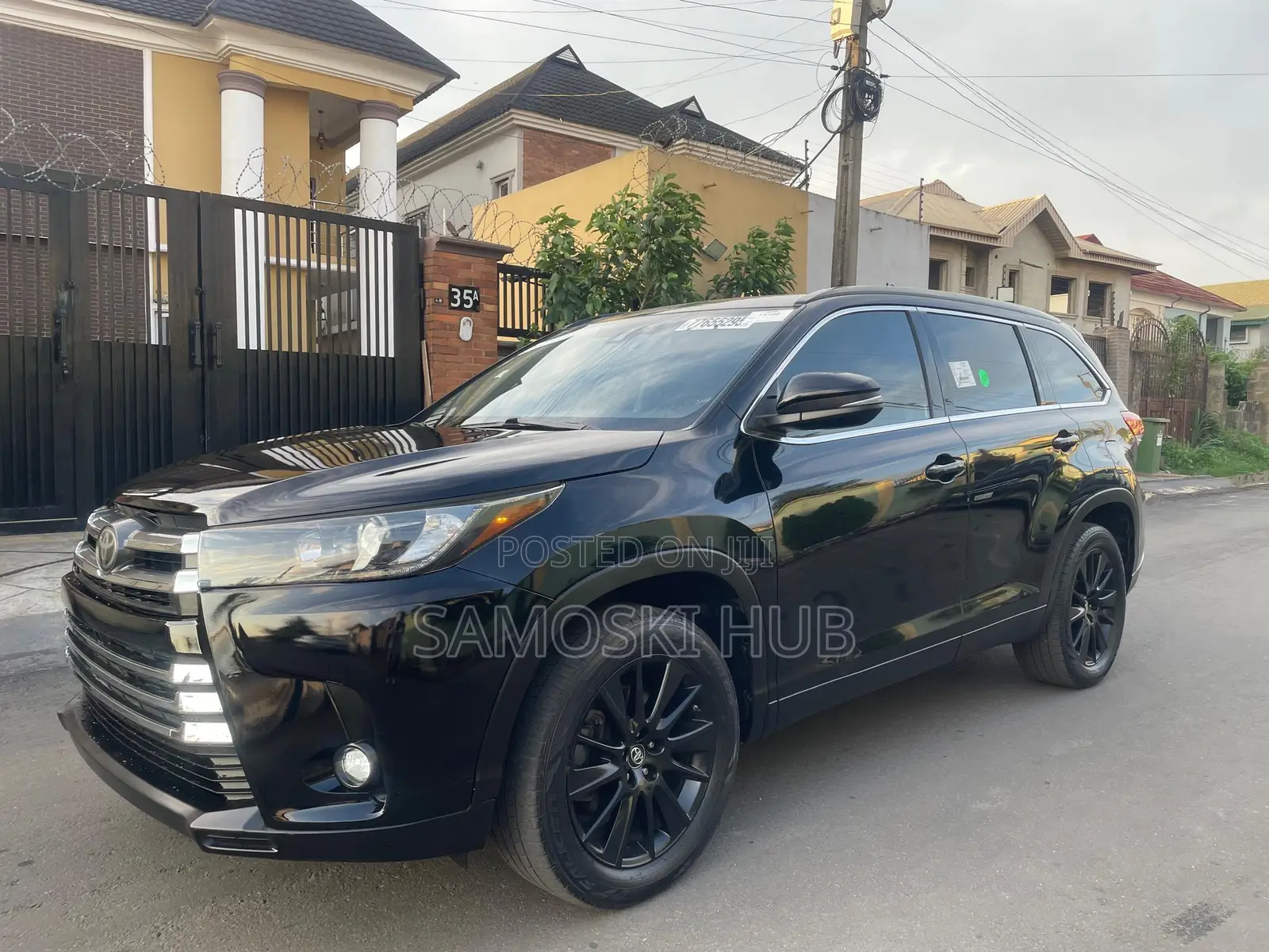 Toyota Highlander LE 2019 Black