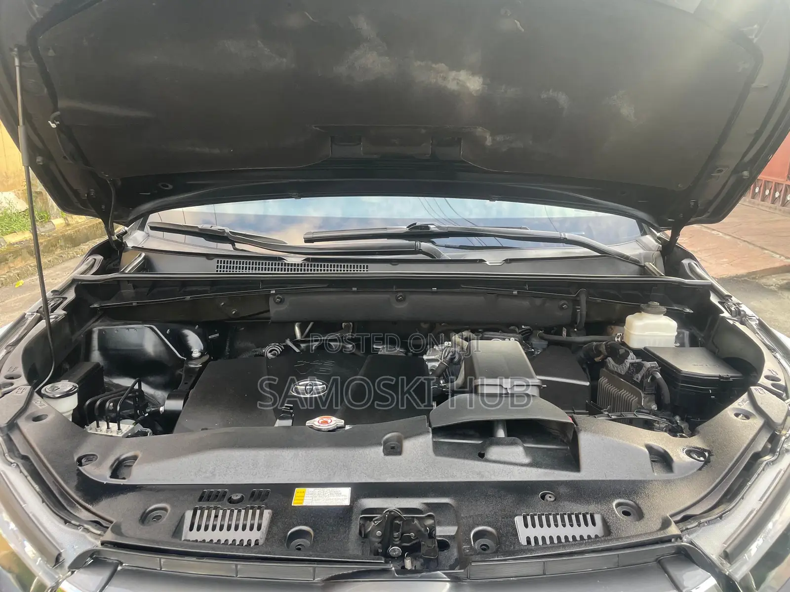 Toyota Highlander LE 2019 Black