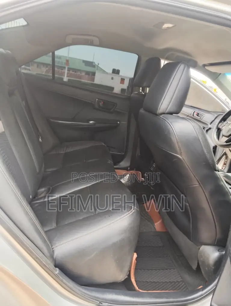 Toyota Camry LE 4dr Sedan (2.5L 4cyl 6A) 2014 Silver