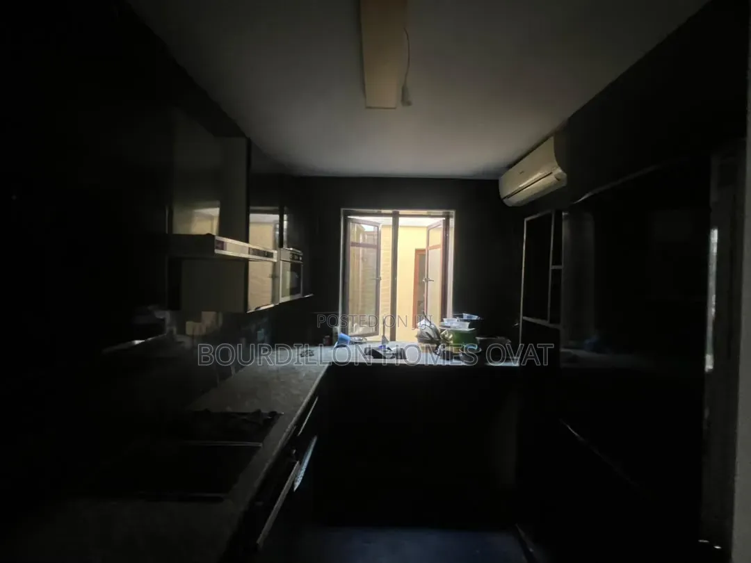 1bdrm Apartment in Banana Island Lagos for rent