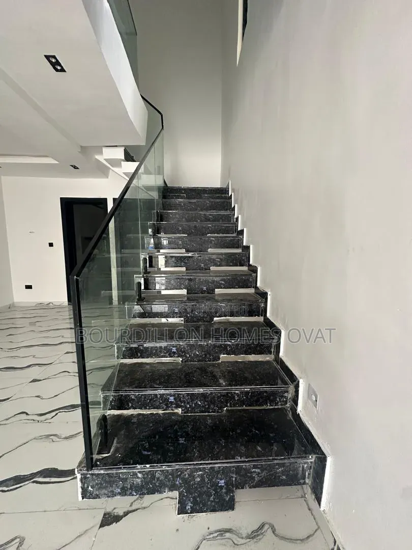 4bdrm Duplex in Ikota Villa Estate for sale