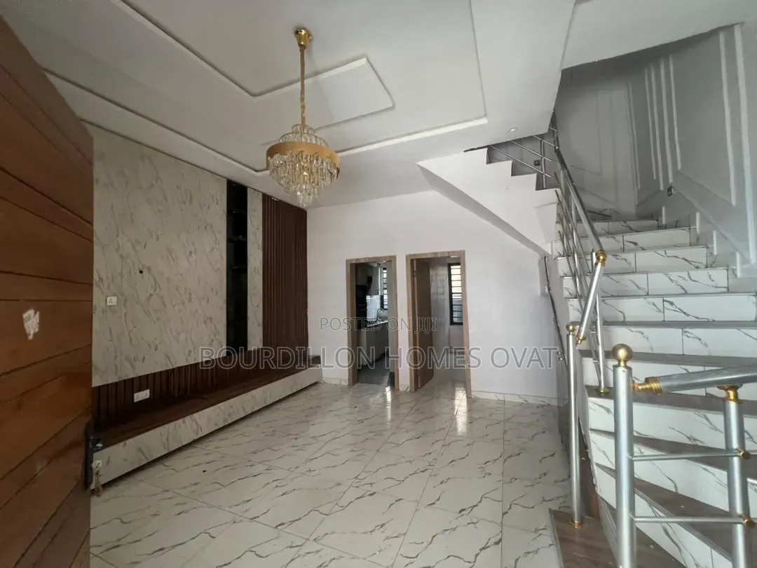 4bdrm Duplex in Ikota Villa Estate for rent