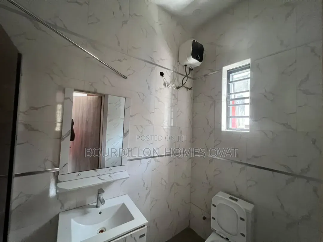 4bdrm Duplex in Ikota Villa Estate for rent