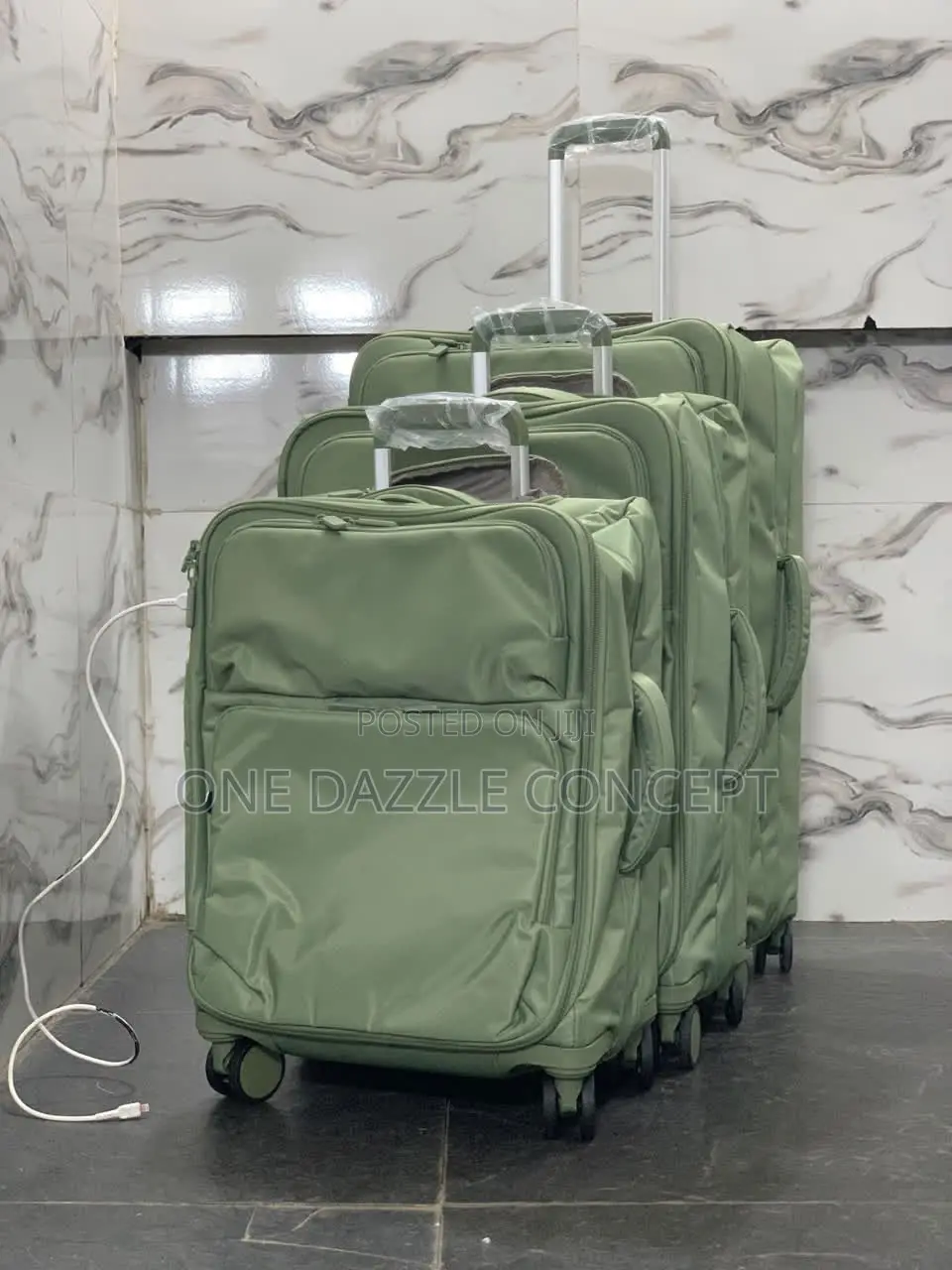 3 Pieces Softshell Lightweight Travel Set