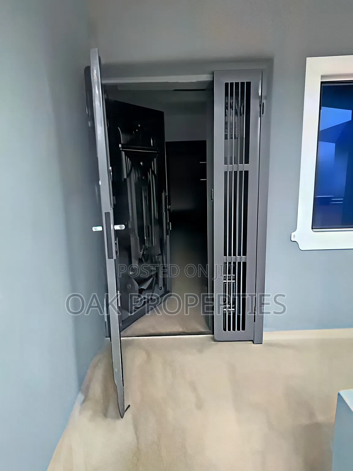 5bdrm Duplex in Shell Cooperative for sale