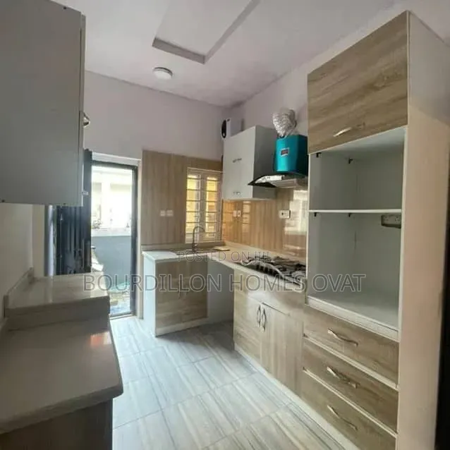 4bdrm Duplex in Ikota Gra Lekki for sale