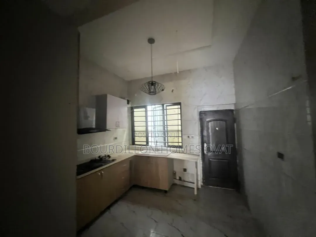 4bdrm Duplex in Ikota Gra Lekki for rent