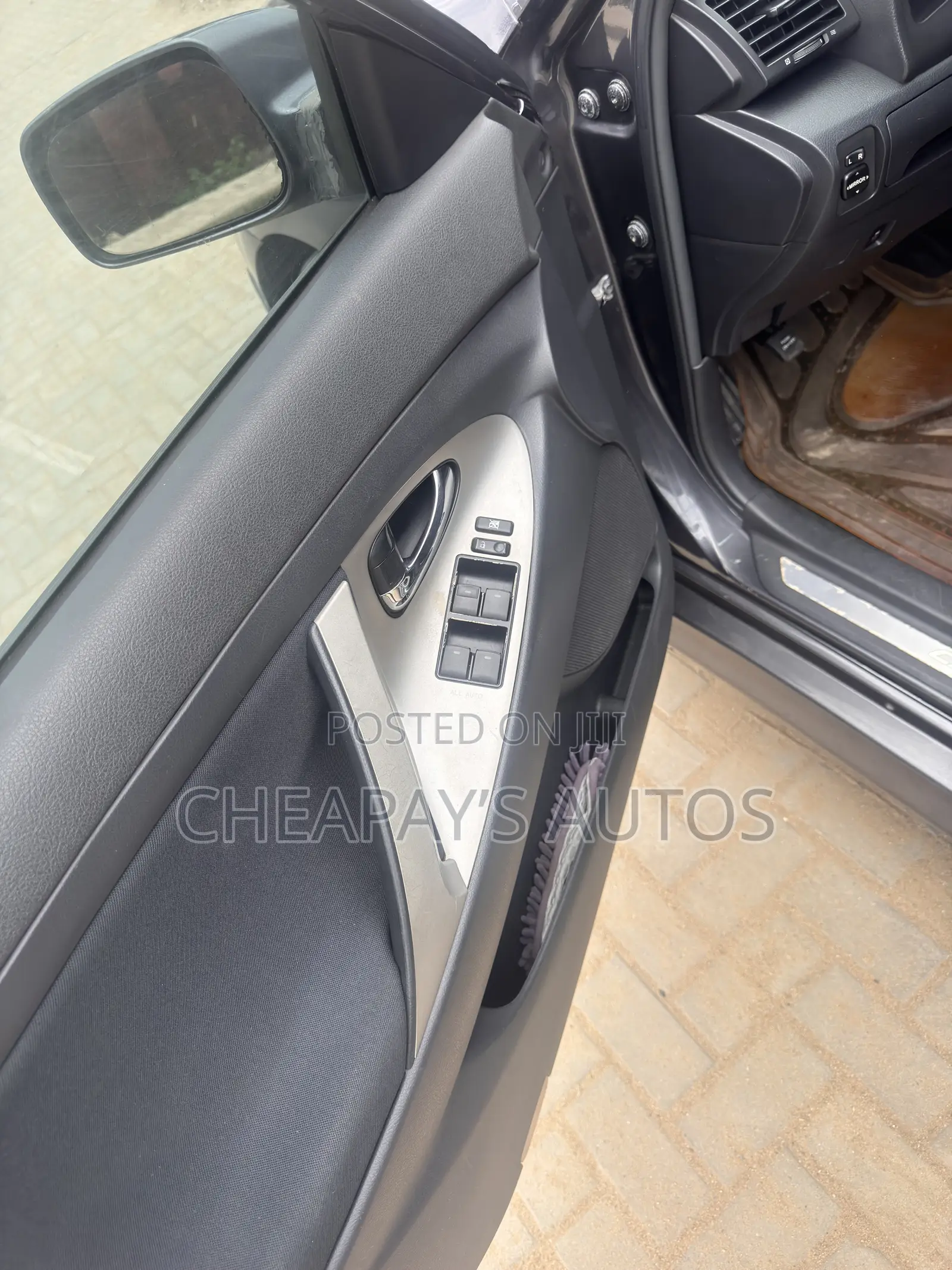 Toyota Camry SE 4dr Sedan (2.5L 4cyl 6A) 2011 Gray