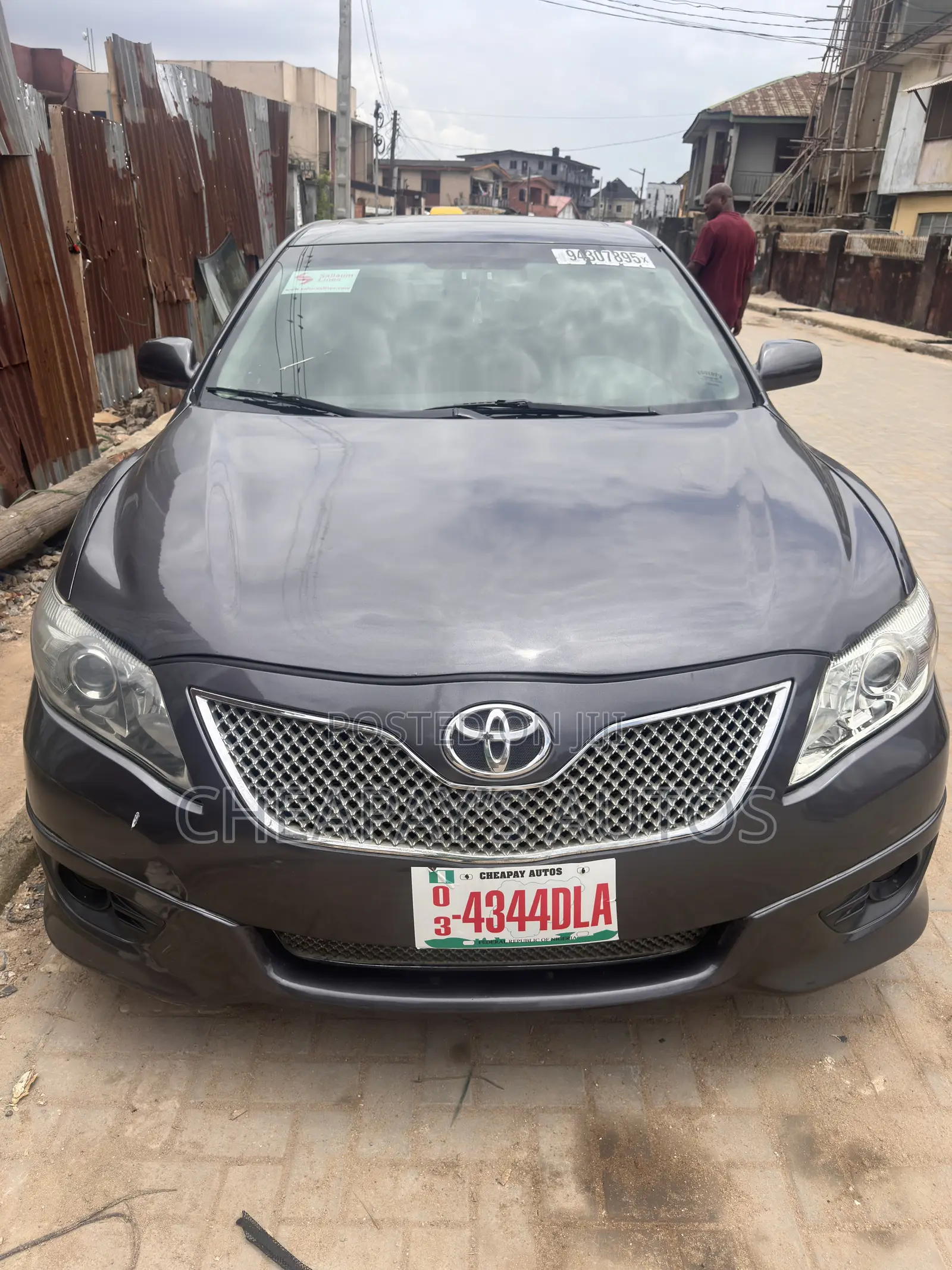 Toyota Camry SE 4dr Sedan (2.5L 4cyl 6A) 2011 Gray