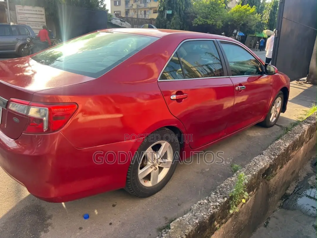 Toyota Camry LE 4dr Sedan (2.5L 4cyl 6A) 2013 Red