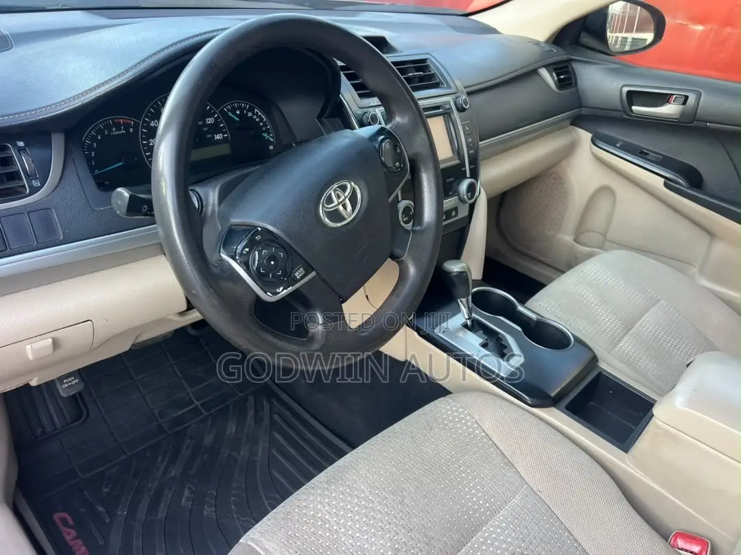 Toyota Camry LE 4dr Sedan (2.5L 4cyl 6A) 2013 Red