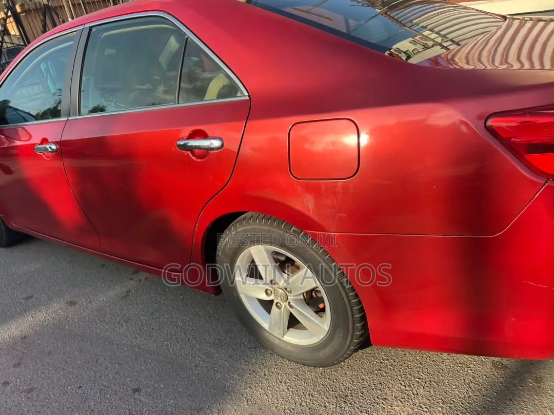 Toyota Camry LE 4dr Sedan (2.5L 4cyl 6A) 2013 Red