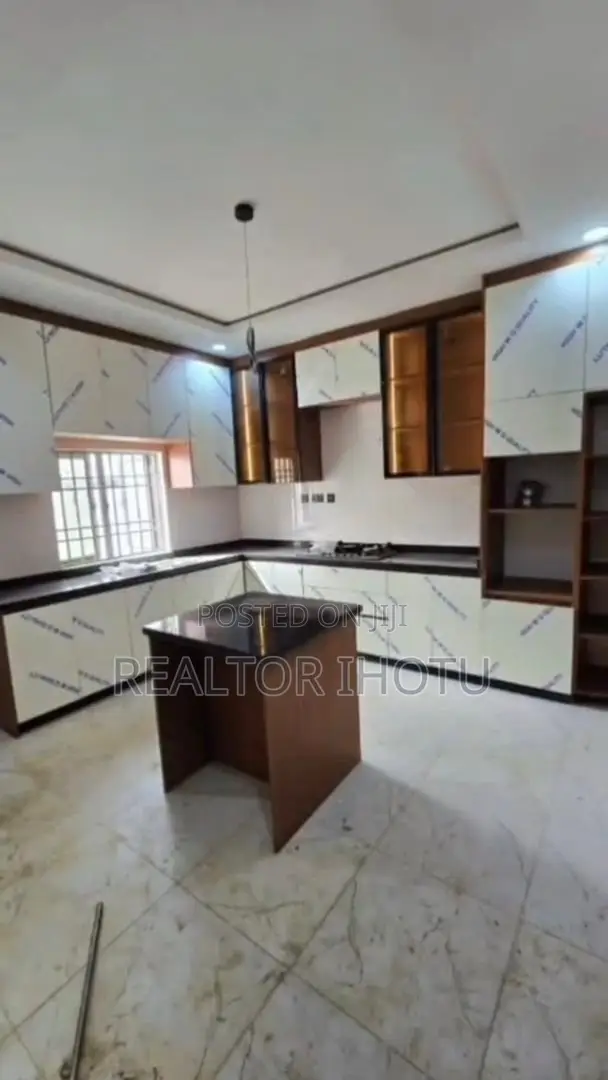 4bdrm Duplex in Sabon Lugbe for sale