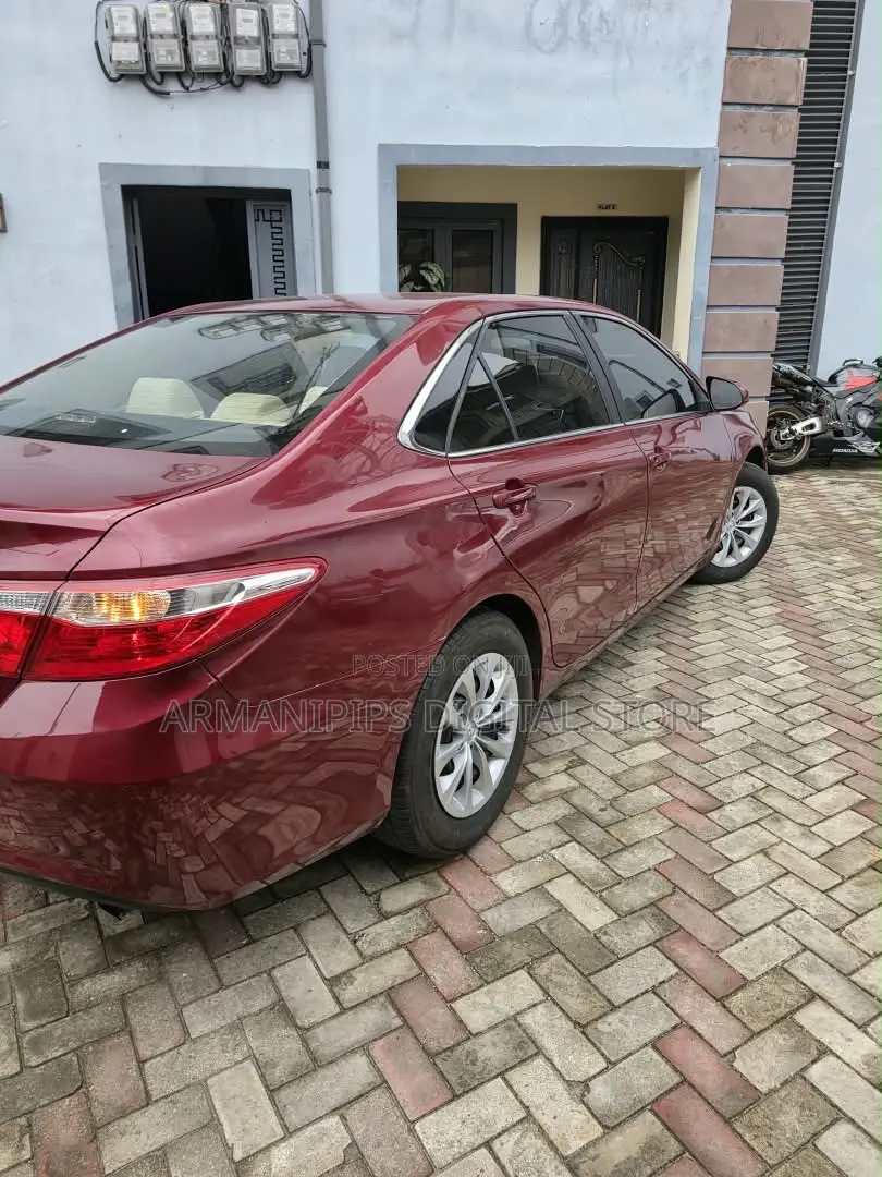 Toyota Camry LE 4dr Sedan (2.5L 4cyl 6A) 2017 Red