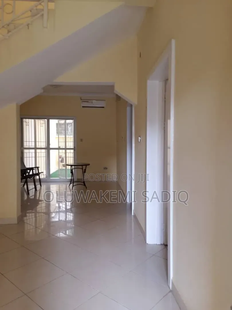 4bdrm Duplex in Parkview Estate for rent