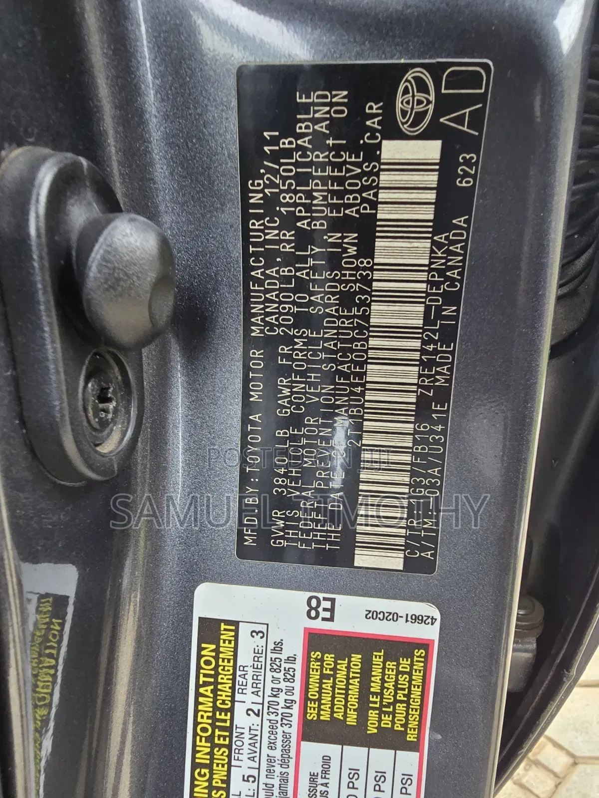 Toyota Corolla L 4dr Sedan (1.8L 4cyl 5M) 2012 Gray