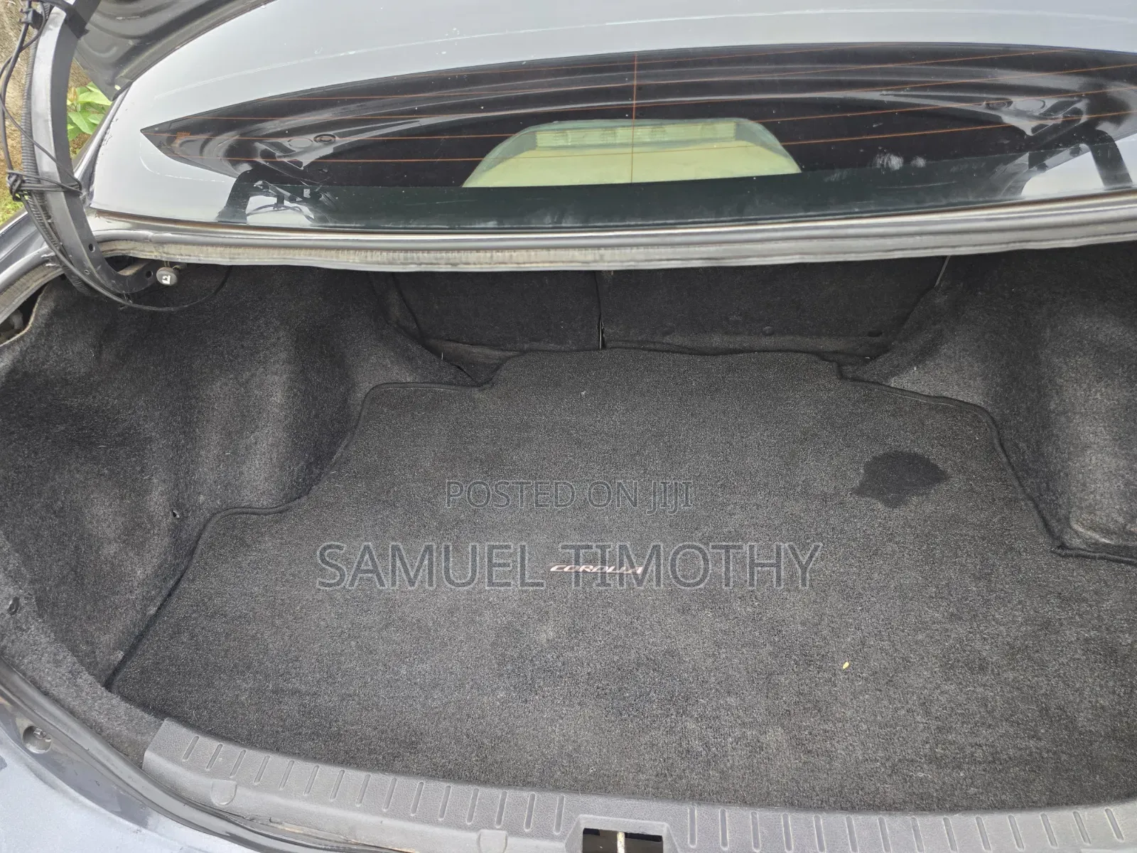 Toyota Corolla L 4dr Sedan (1.8L 4cyl 5M) 2012 Gray
