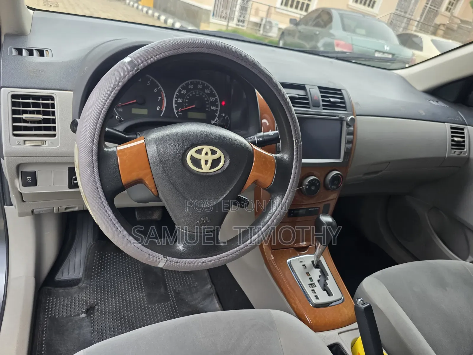 Toyota Corolla L 4dr Sedan (1.8L 4cyl 5M) 2012 Gray