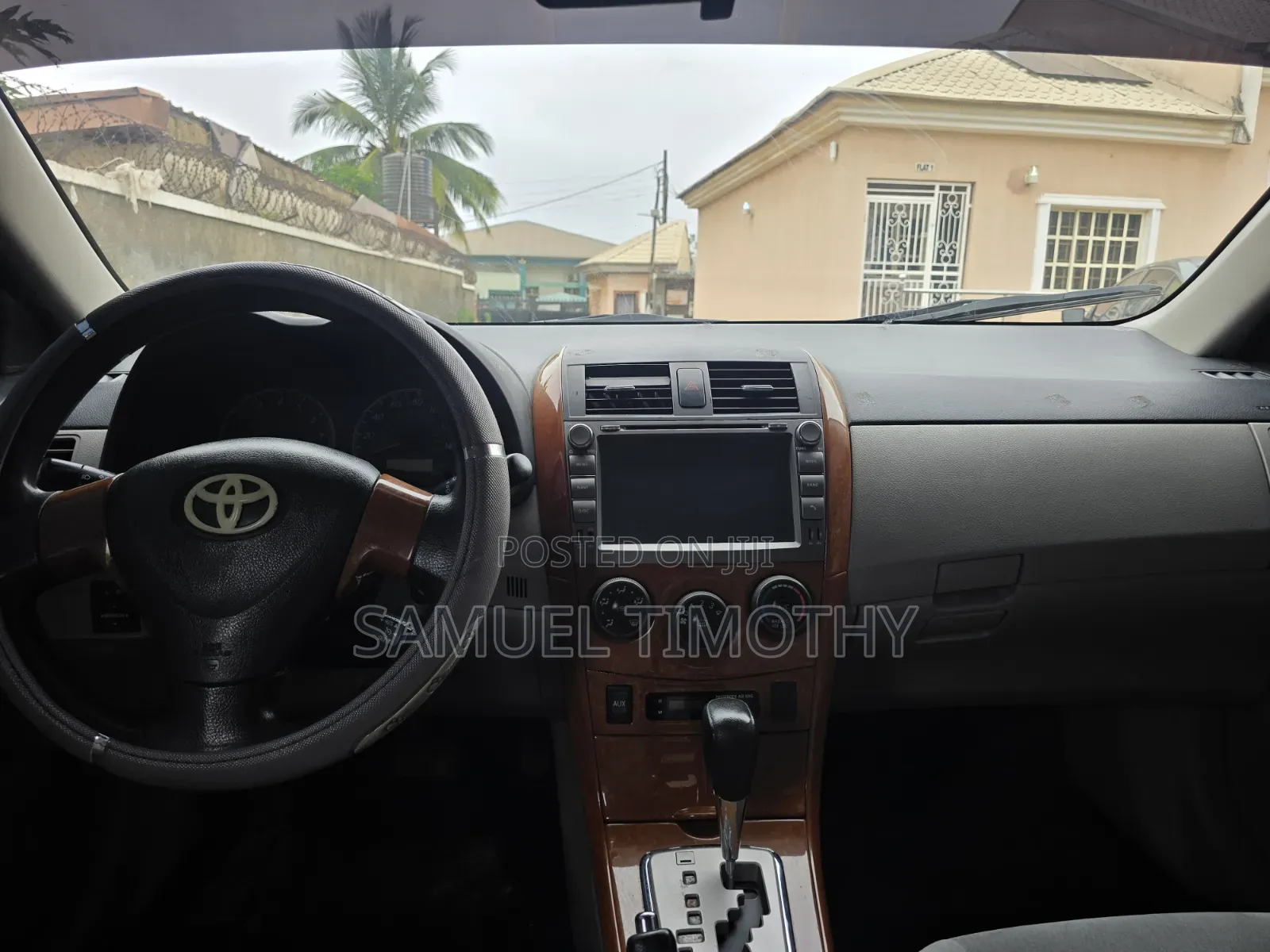 Toyota Corolla L 4dr Sedan (1.8L 4cyl 5M) 2012 Gray