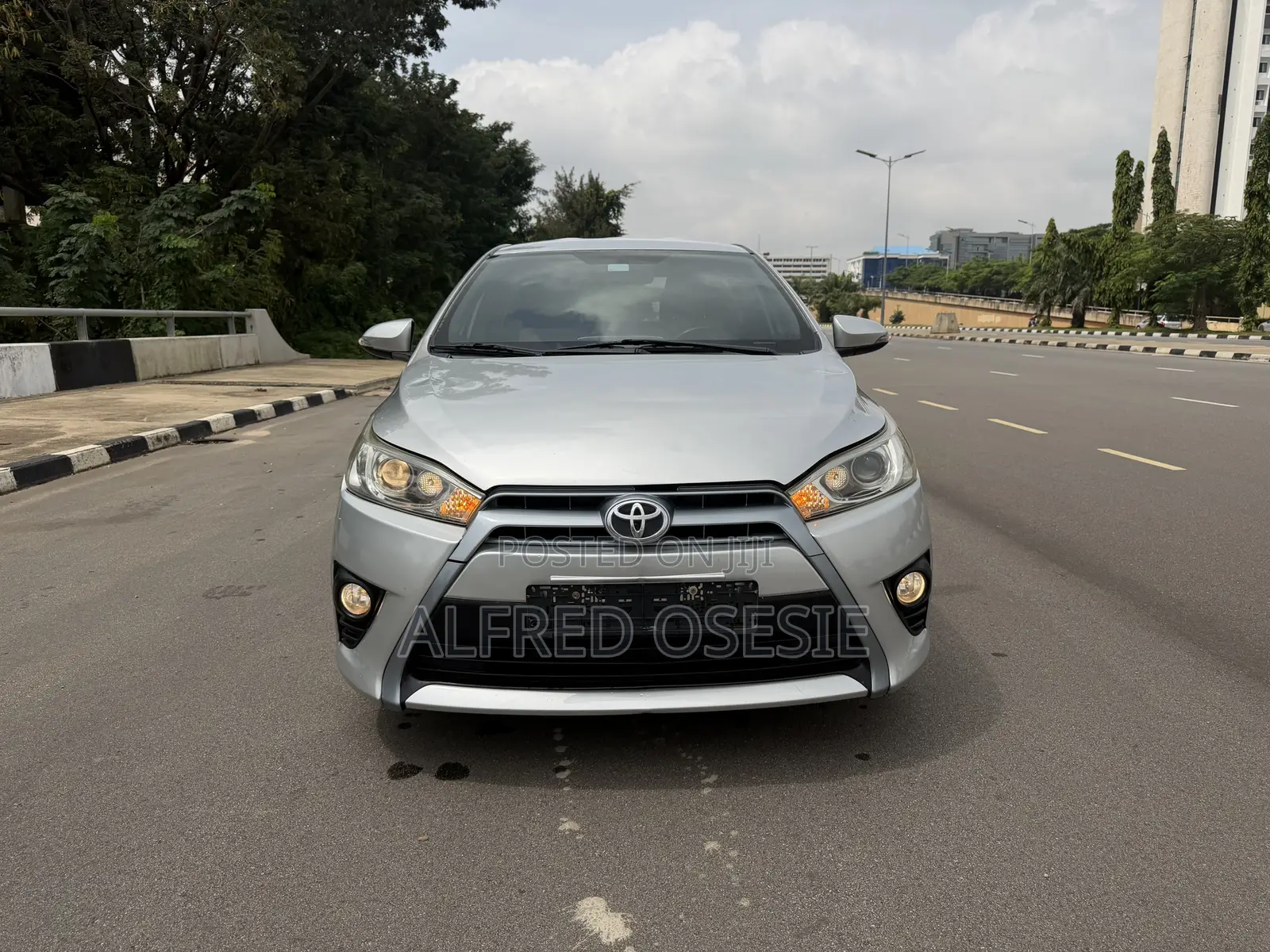 Toyota Yaris SE Hatchback 5dr 2015 Silver