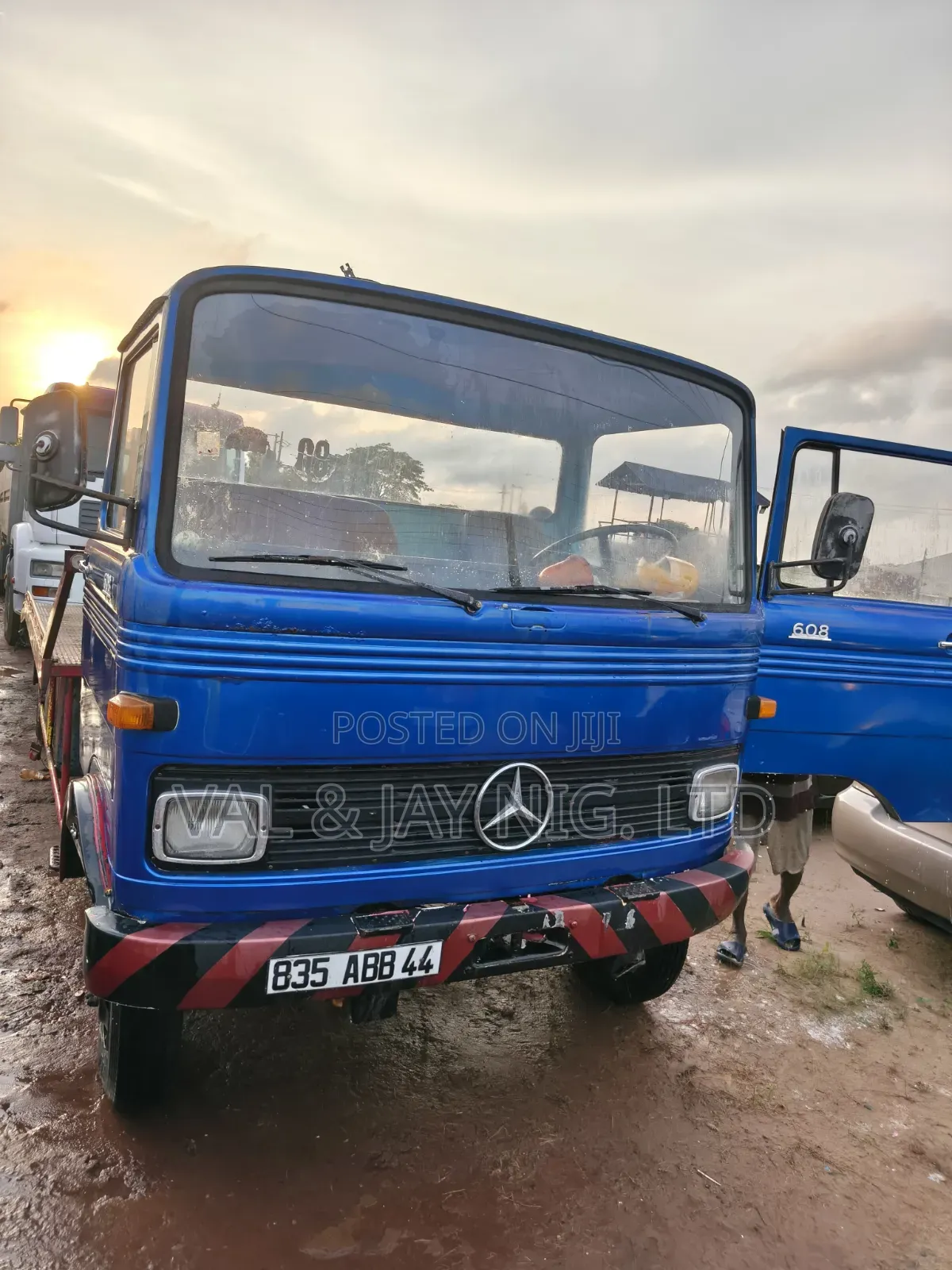 MERCEDES BENZ 608 Delivery Truck - New Arrival - Foreign Use