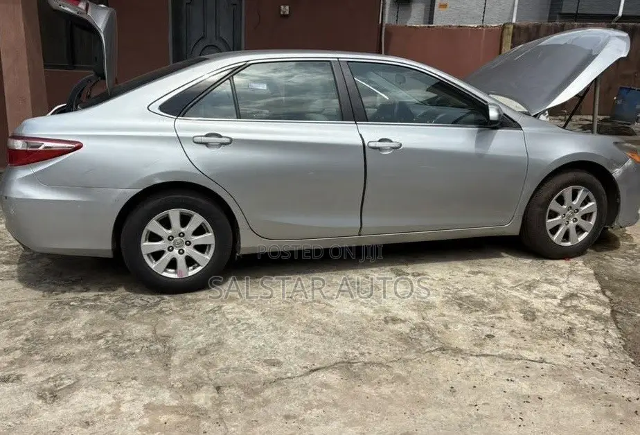 Toyota Camry LE 4dr Sedan (2.5L 4cyl 6A) 2016 Silver