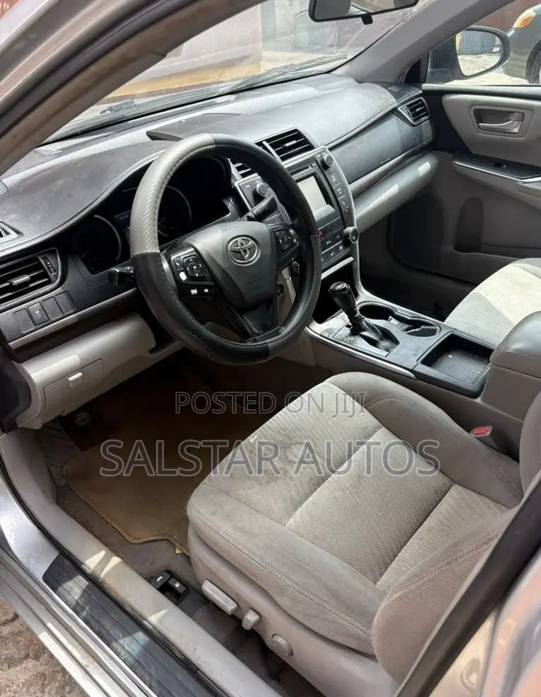 Toyota Camry LE 4dr Sedan (2.5L 4cyl 6A) 2016 Silver