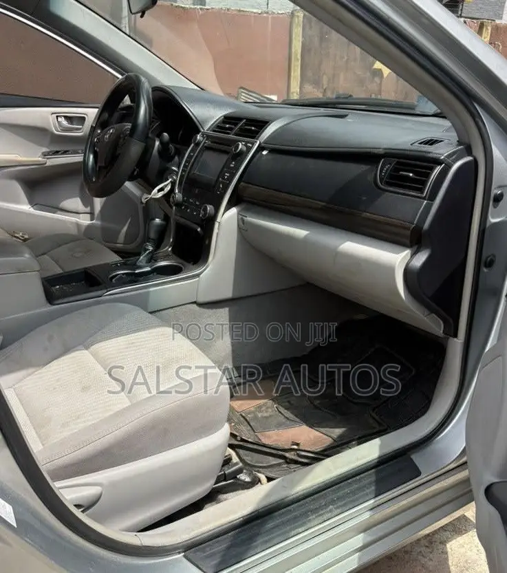 Toyota Camry LE 4dr Sedan (2.5L 4cyl 6A) 2016 Silver