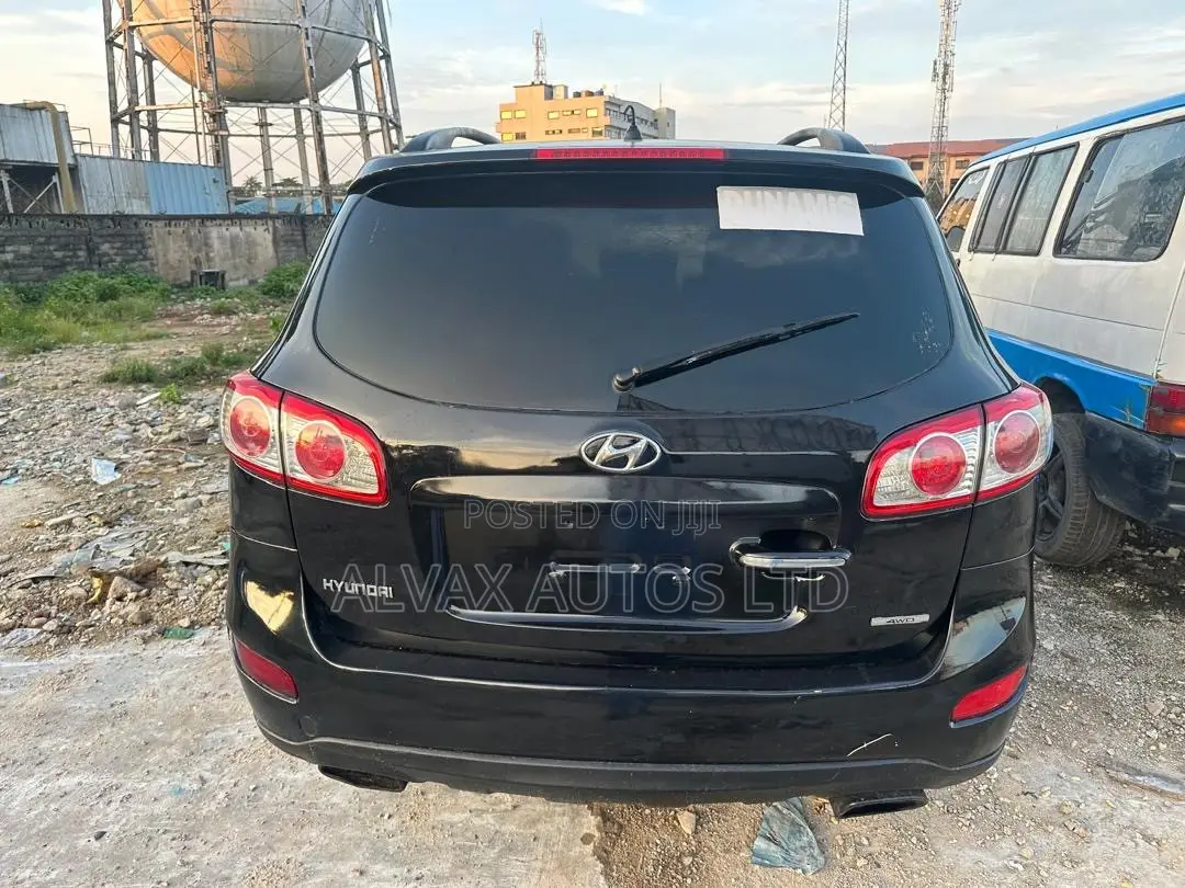 Hyundai Santa Fe 2010 Black