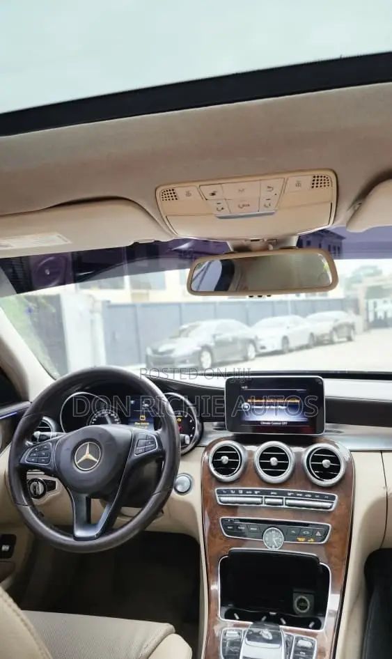 Mercedes-Benz C300 2015 Blue