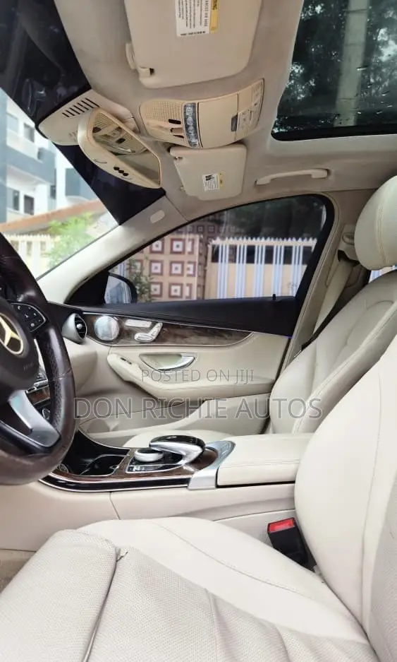 Mercedes-Benz C300 2015 Blue