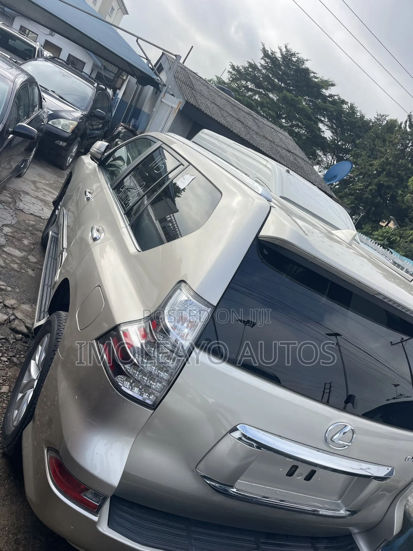 Lexus GX 460 Luxury 2016 Gold