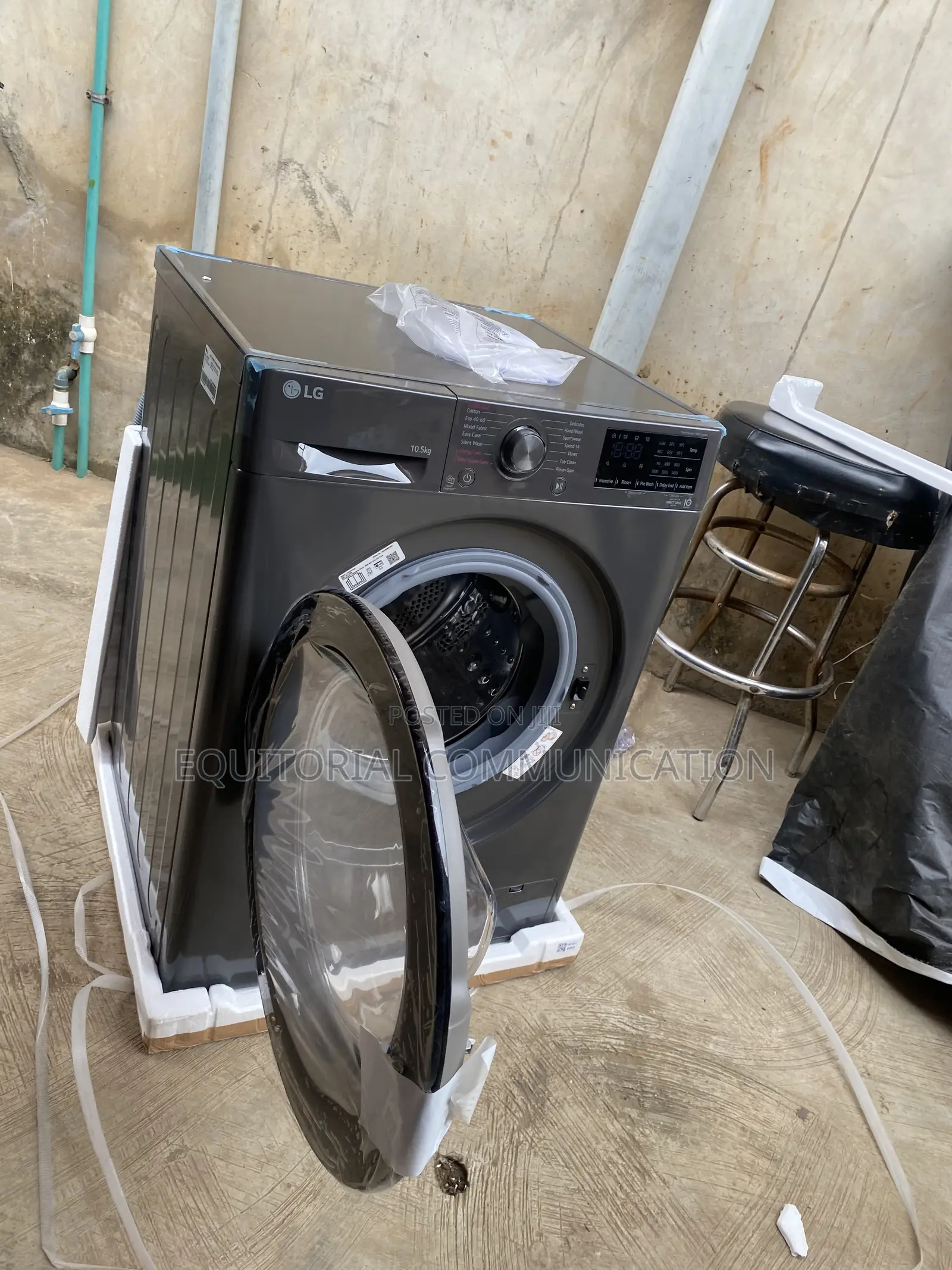 LG F4V3RYP6JE 10.5KG Front-Load Laundry Equipment