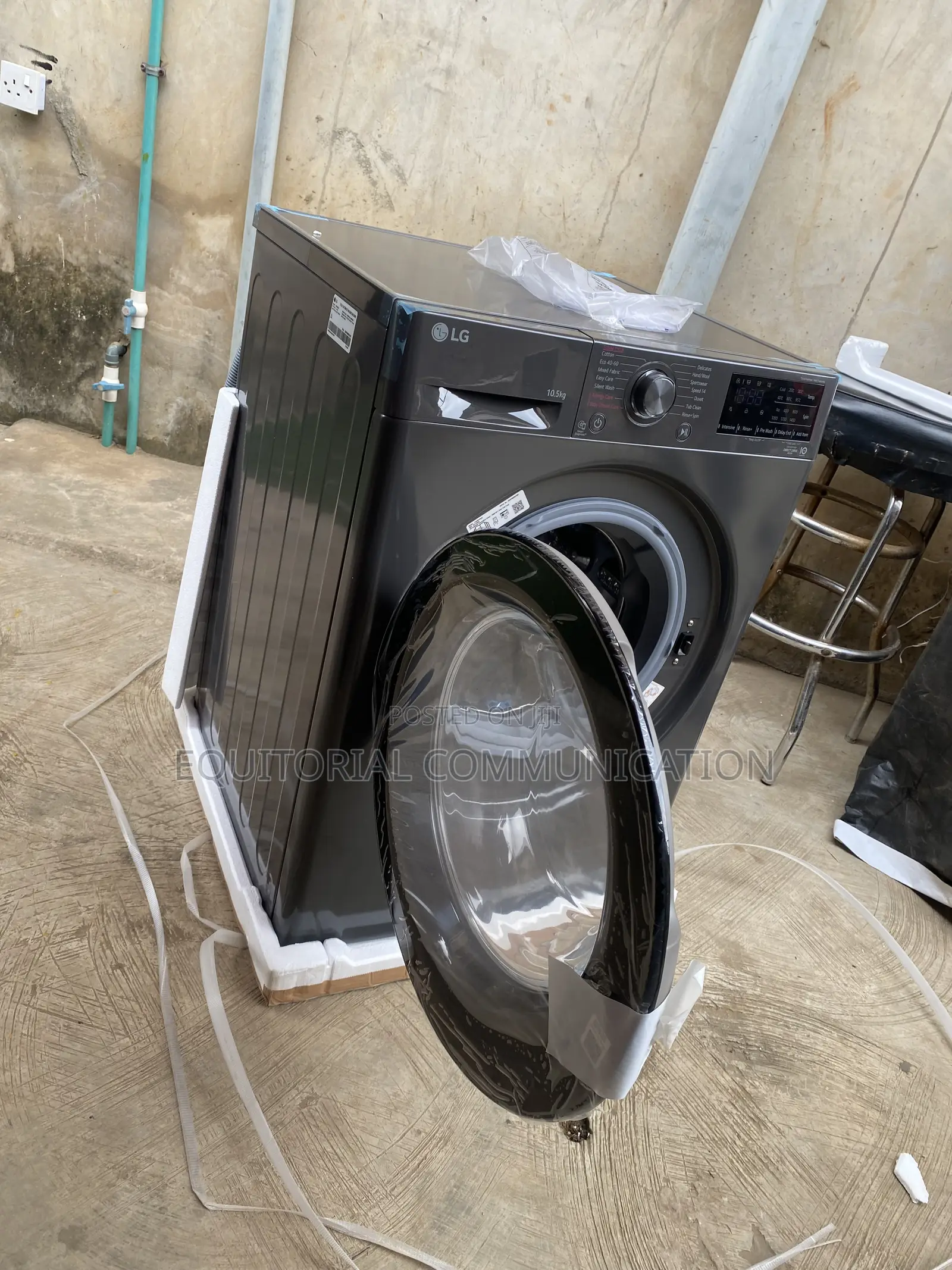 LG F4V3RYP6JE 10.5KG Contemporary Front-Loading Washer