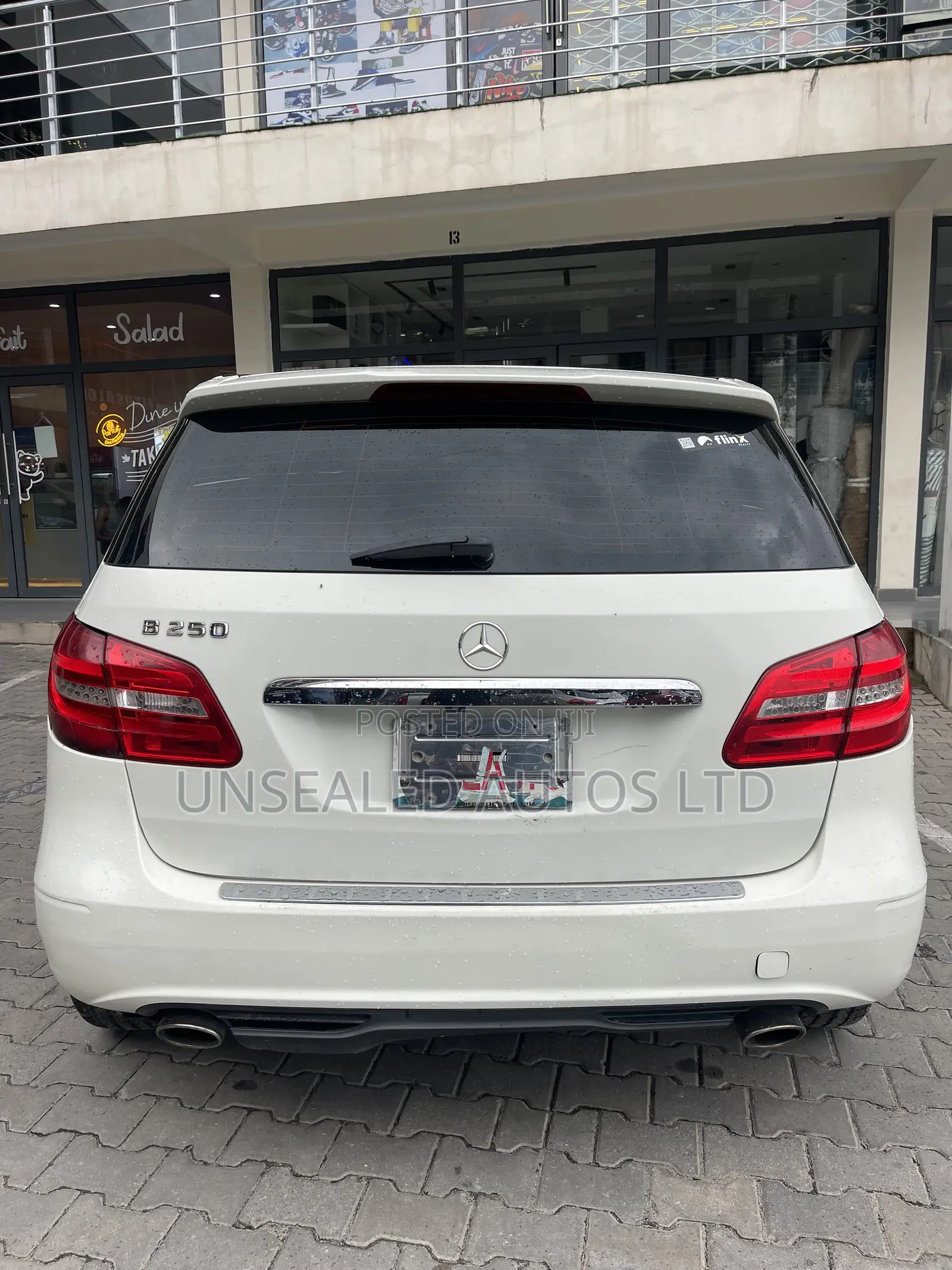 Mercedes-Benz B-Class B250 Petrol 2012 Off white