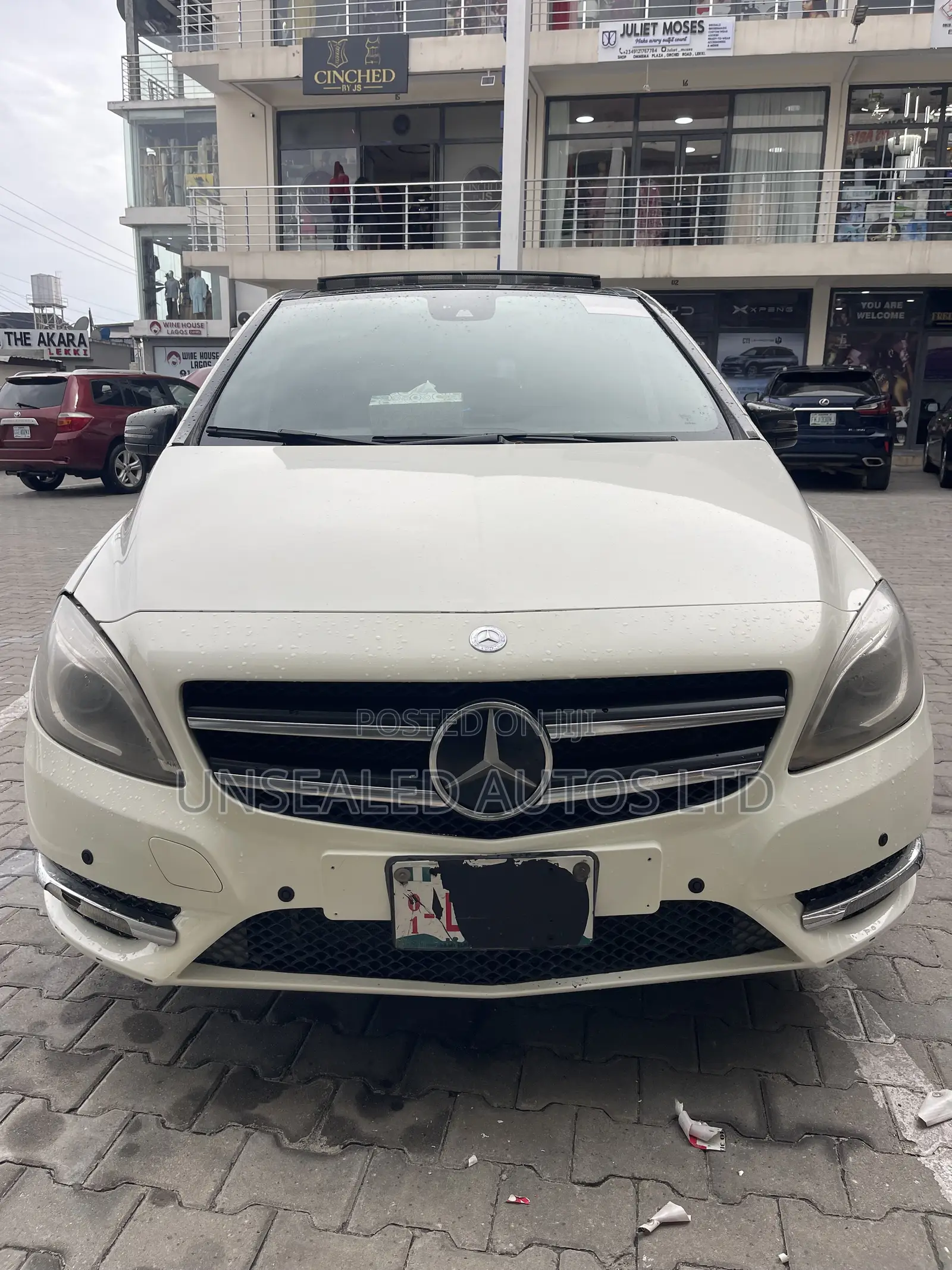 Mercedes-Benz B-Class B250 Petrol 2012 Off white