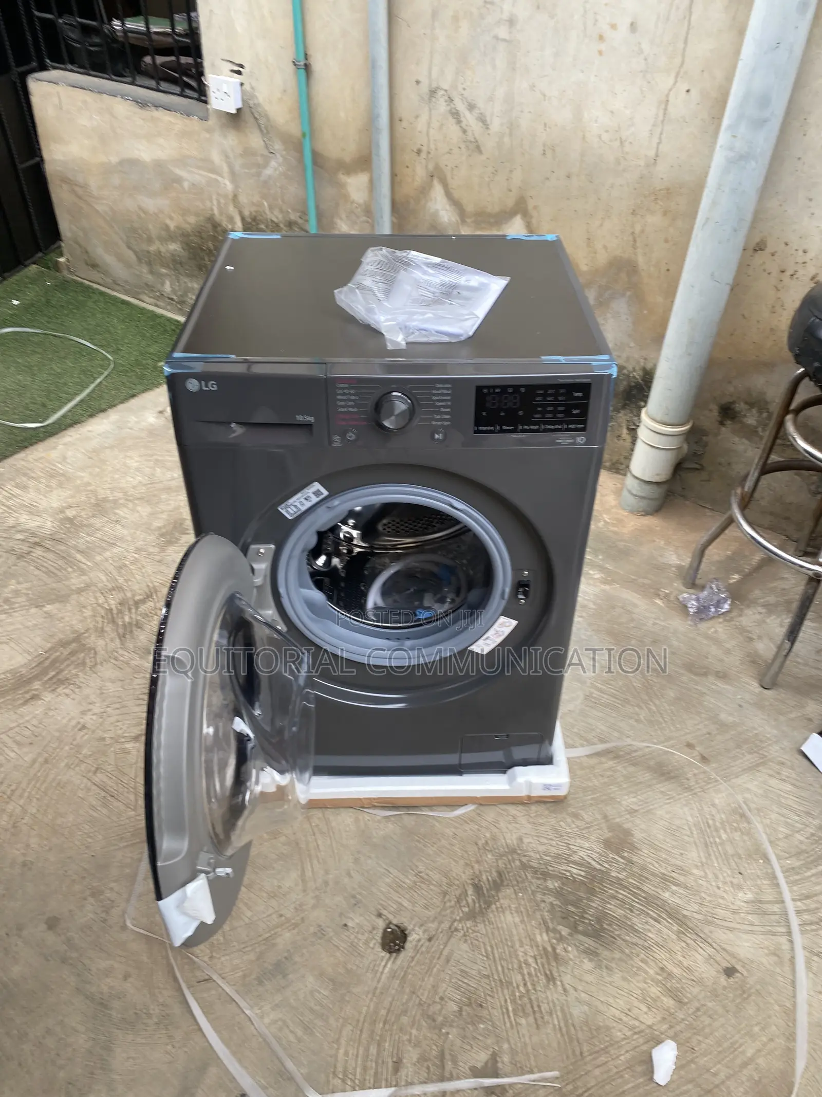 LG F4V3RYP6JE 10.5KG Front-Load Garment Care Machine